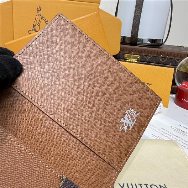 2026122105458676 270